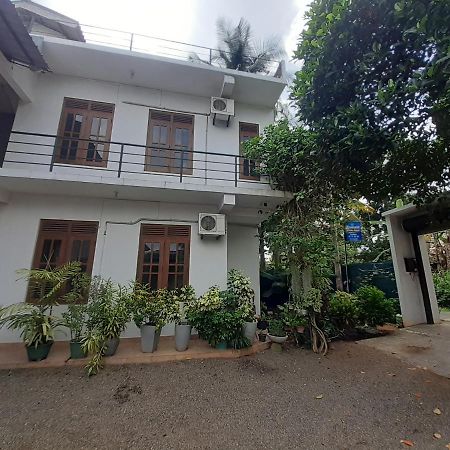 Emarald Holiday Homes Anuradhapura Buitenkant foto
