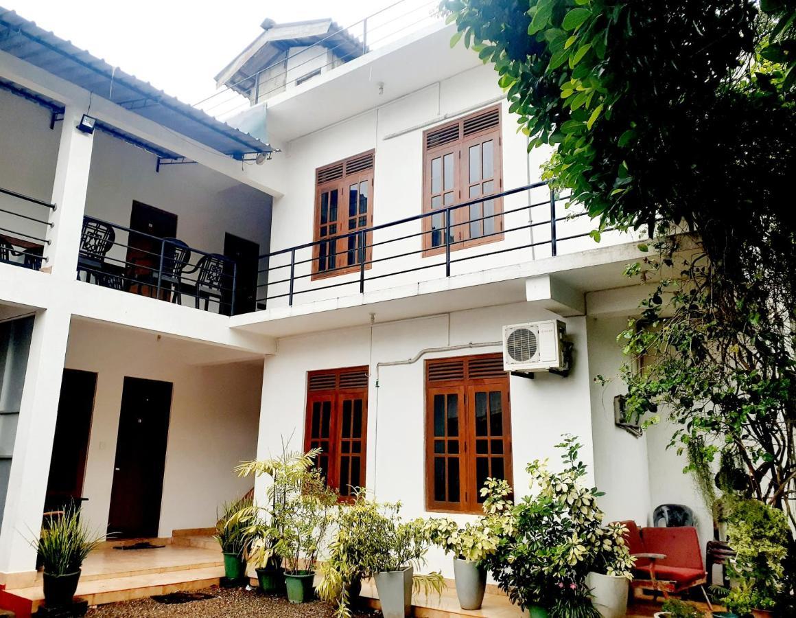 Emarald Holiday Homes Anuradhapura Buitenkant foto