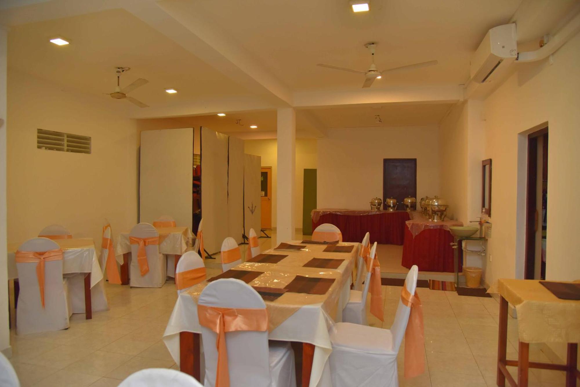 Emarald Holiday Homes Anuradhapura Buitenkant foto